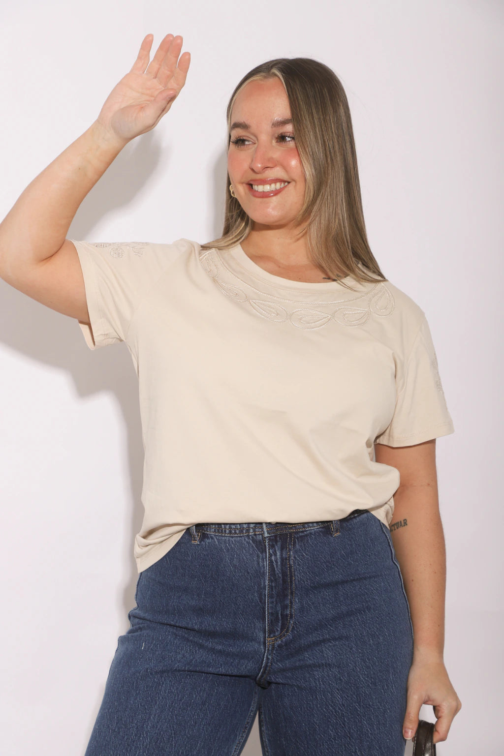Remera Doolin calada brodery