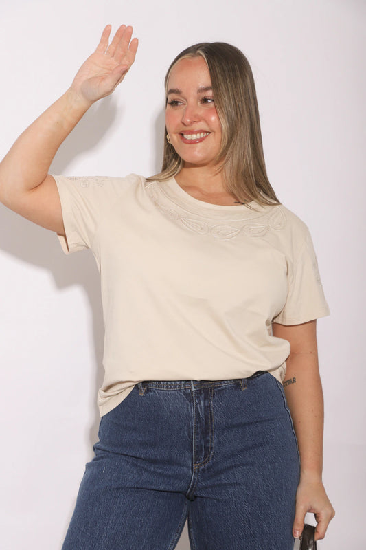 Remera Doolin calada brodery